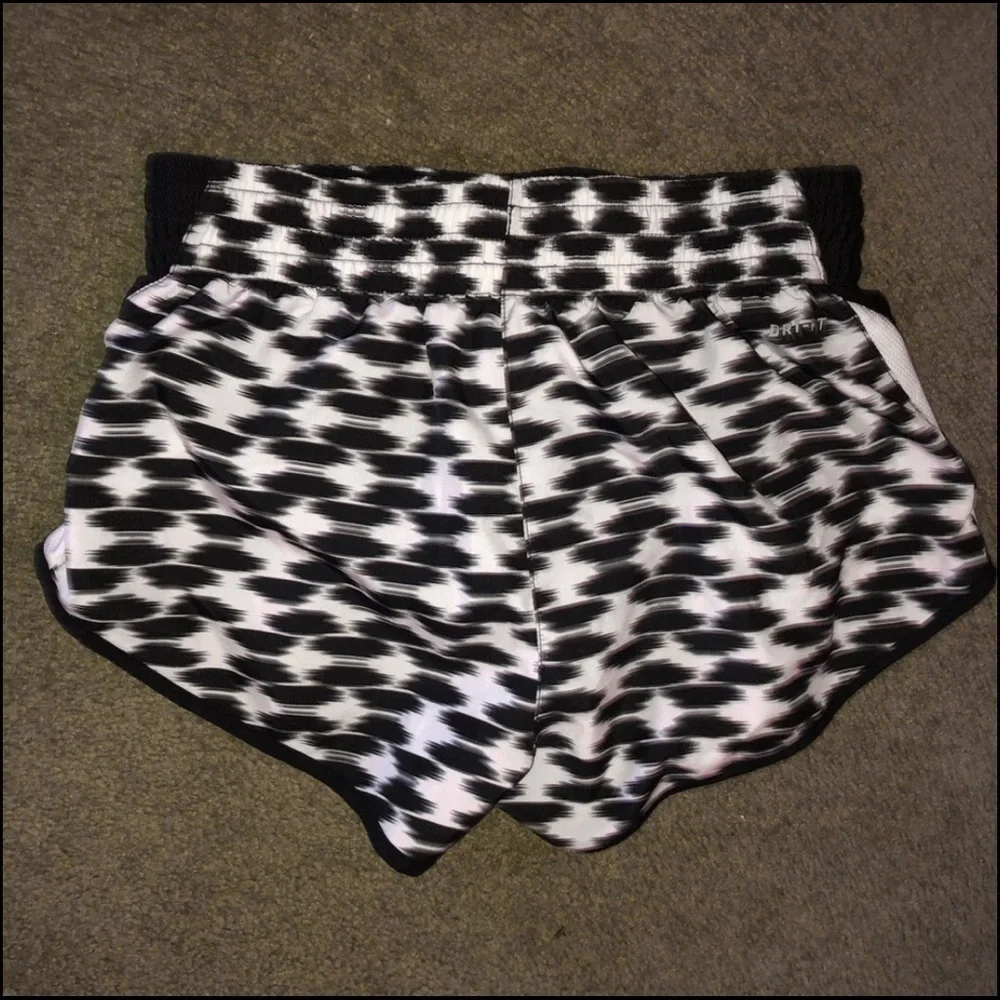 Nike Black and White Lined Running Shorts Size XS